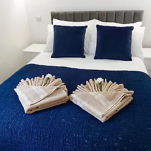  Apartment Fidelity Stays Themed United Kingdom