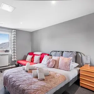  Apartment Pass The Keys Cosy Flat United Kingdom